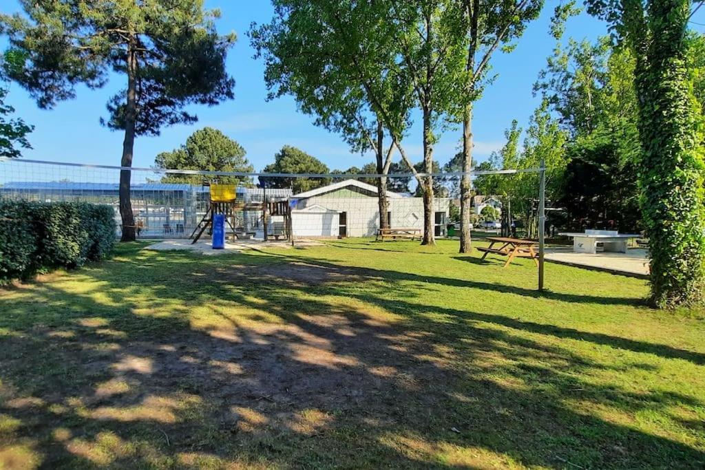 Chez Ced Et Laeti, Appartement Prive Avec Jardin Et Terrasse Dans Residence L'Estuaire Muni D'Une Piscine Couverte Et Aire De Jeu, Linge De Lit Et De Salle D'Eau Ainsi Que Tele, Compris Dans Le Tarif Profitez A Fond De Notre Belle Region Le Verdon-sur-Mer Exterior foto