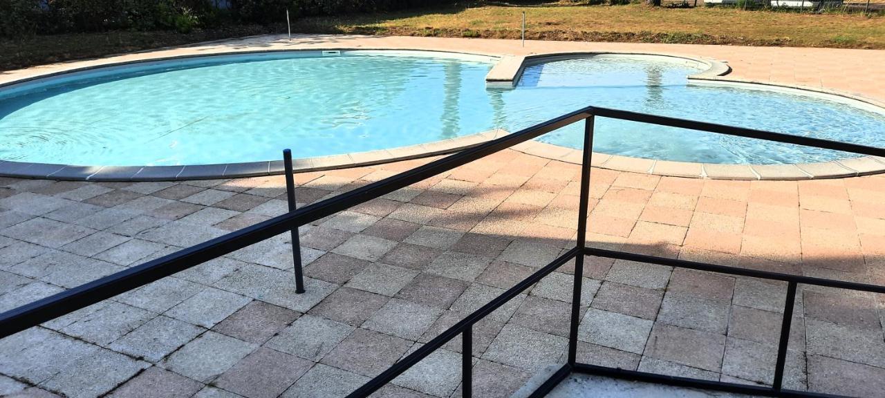Chez Ced Et Laeti, Appartement Prive Avec Jardin Et Terrasse Dans Residence L'Estuaire Muni D'Une Piscine Couverte Et Aire De Jeu, Linge De Lit Et De Salle D'Eau Ainsi Que Tele, Compris Dans Le Tarif Profitez A Fond De Notre Belle Region Le Verdon-sur-Mer Exterior foto